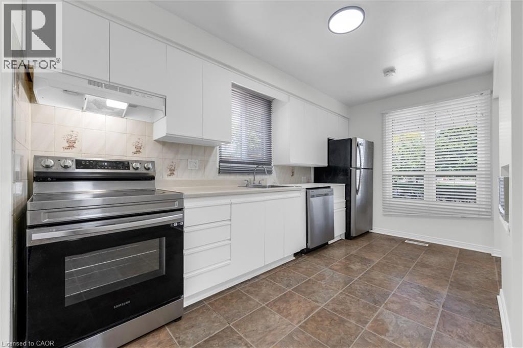 261 Limeridge Road W Property Photo 10