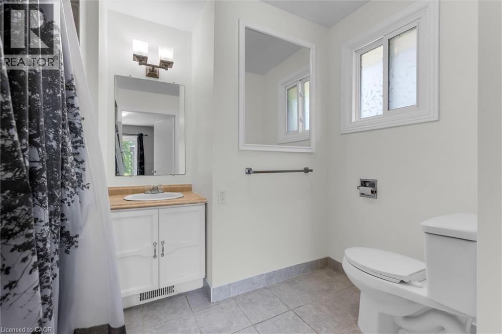261 Limeridge Road W Property Photo 15
