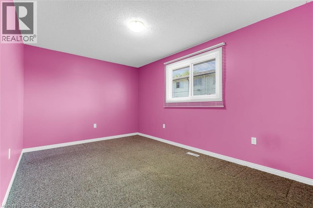 261 Limeridge Road W Property Photo 16