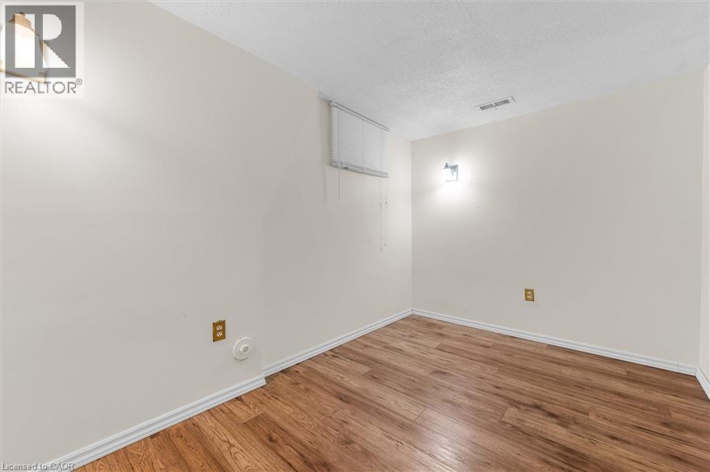 261 Limeridge Road W Property Photo 24