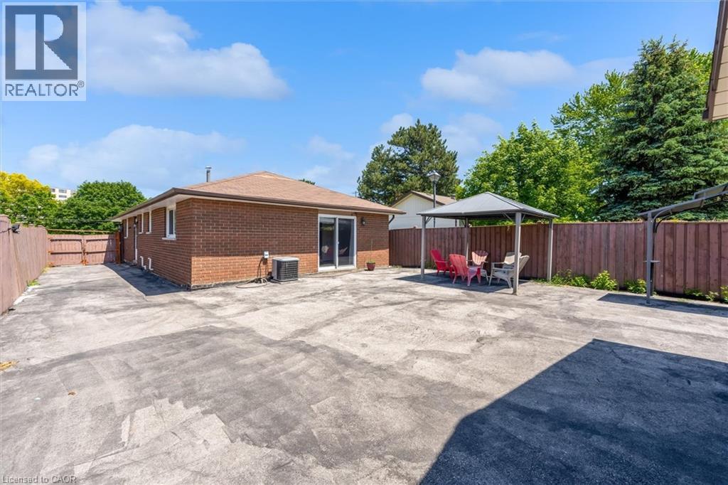 261 Limeridge Road W Property Photo 29