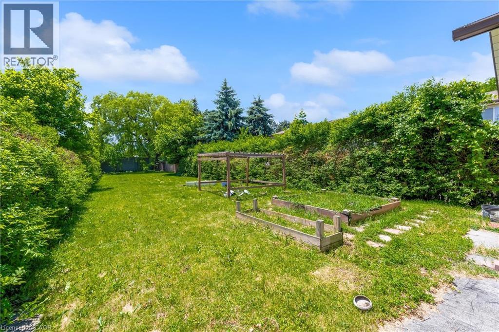 261 Limeridge Road W Property Photo 32