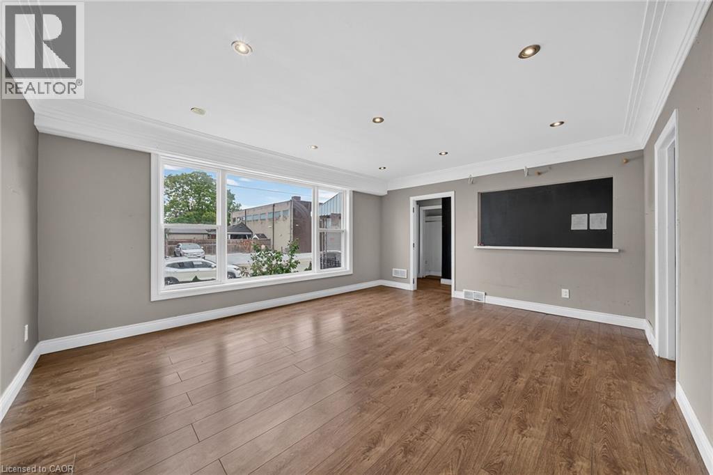 11 Selkirk Avenue Property Photo 6