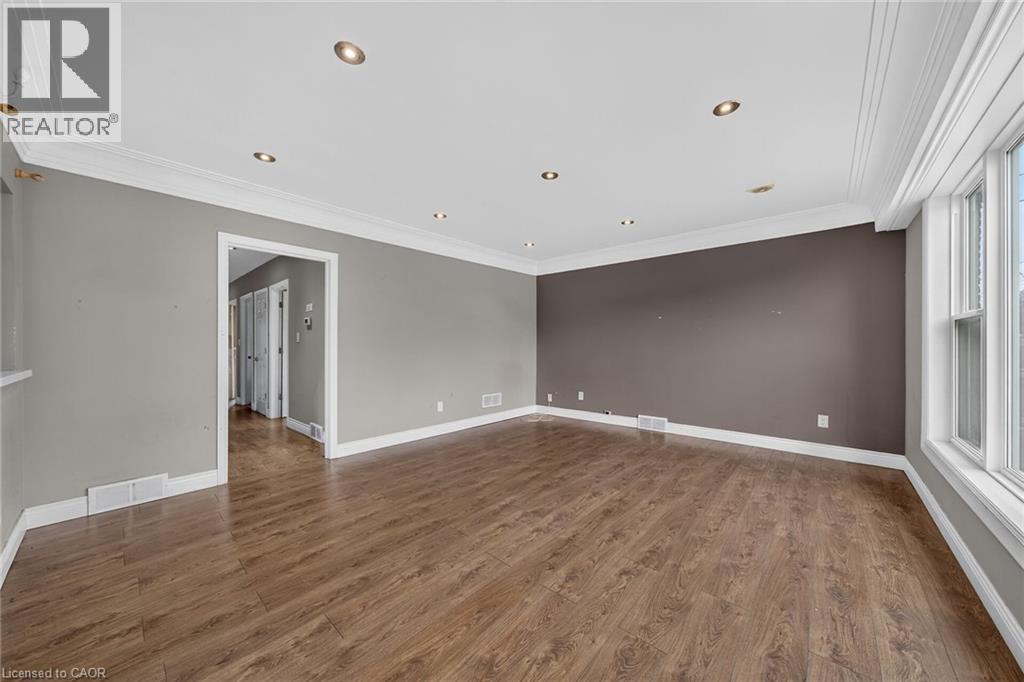 11 Selkirk Avenue Property Photo 7