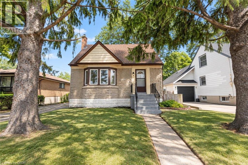 269 Queensdale Avenue E Property Photo 5