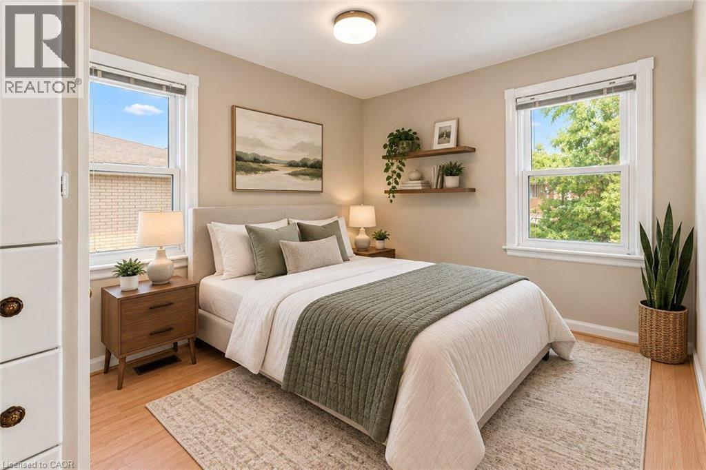 269 Queensdale Avenue E Property Photo 10