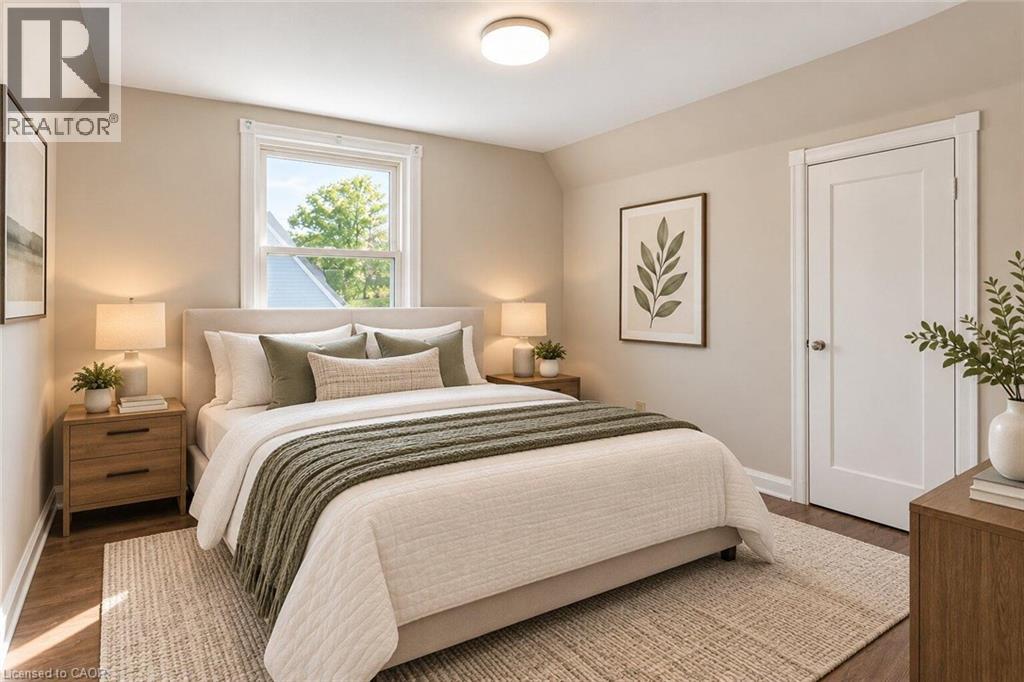 269 Queensdale Avenue E Property Photo 11