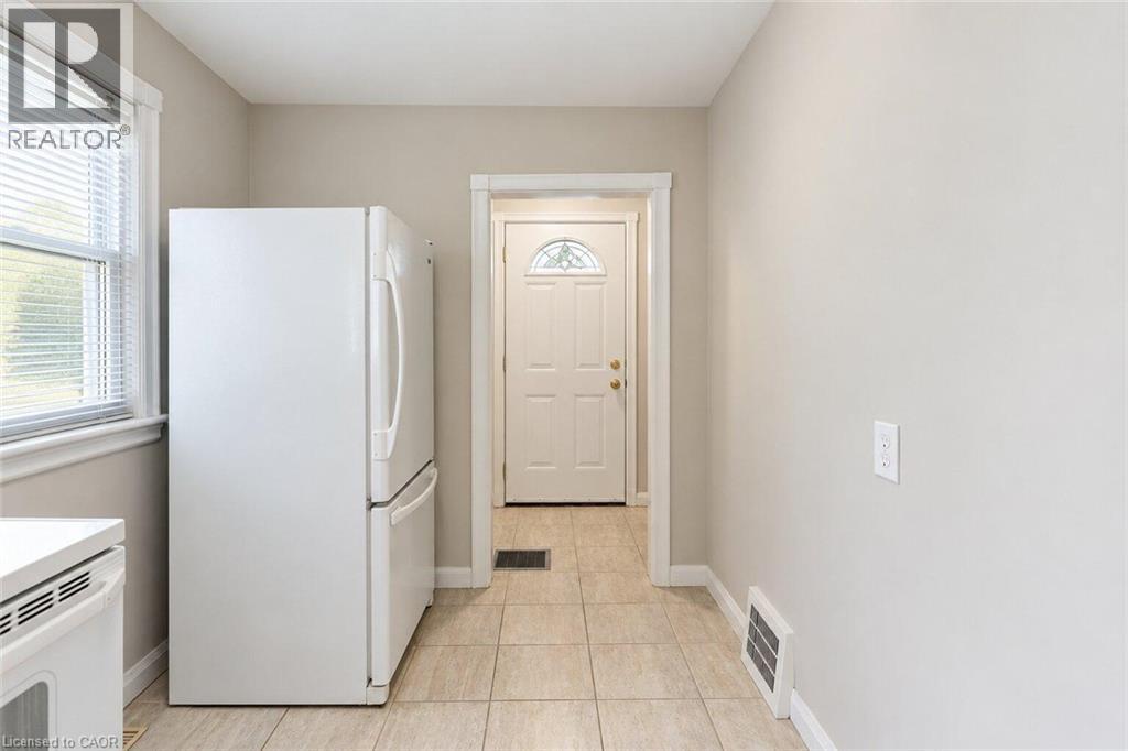 269 Queensdale Avenue E Property Photo 13