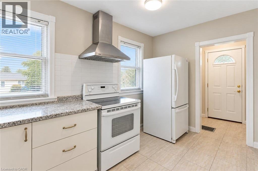 269 Queensdale Avenue E Property Photo 14