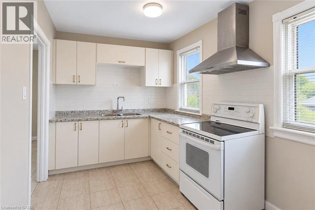 269 Queensdale Avenue E Property Photo 16