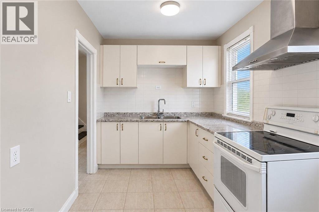 269 Queensdale Avenue E Property Photo 17