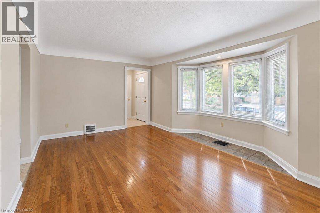 269 Queensdale Avenue E Property Photo 25