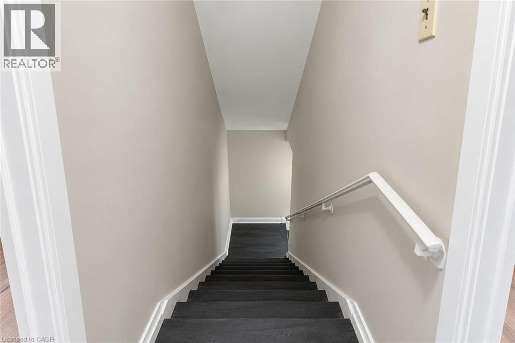 269 Queensdale Avenue E Property Photo 30