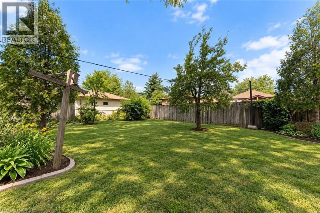 269 Queensdale Avenue E Property Photo 42