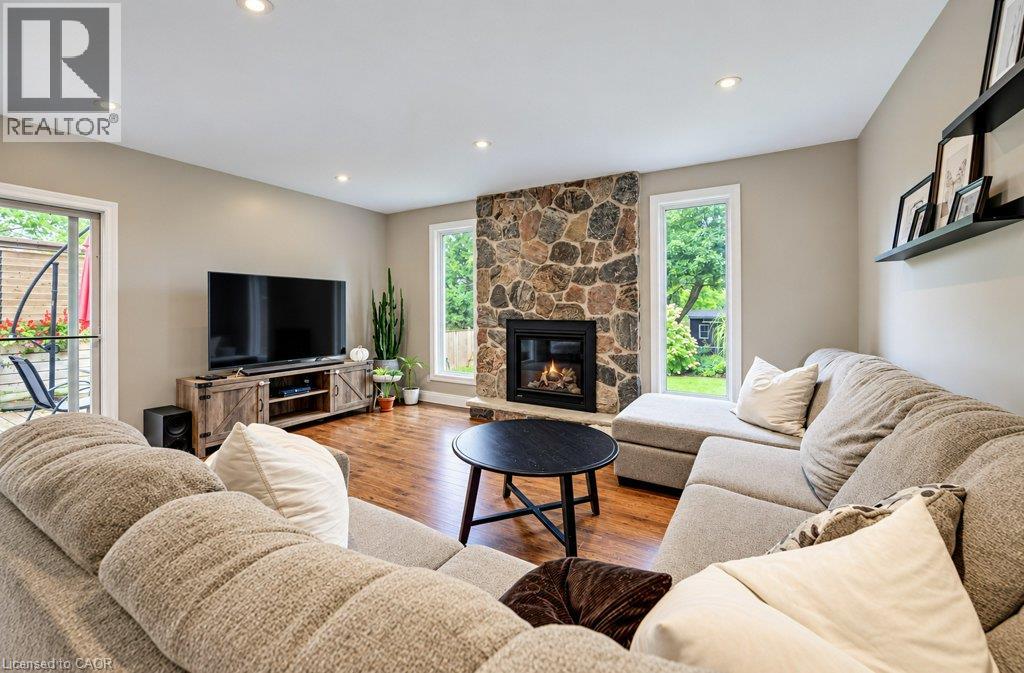 37 Margaret Avenue N Property Photo 20
