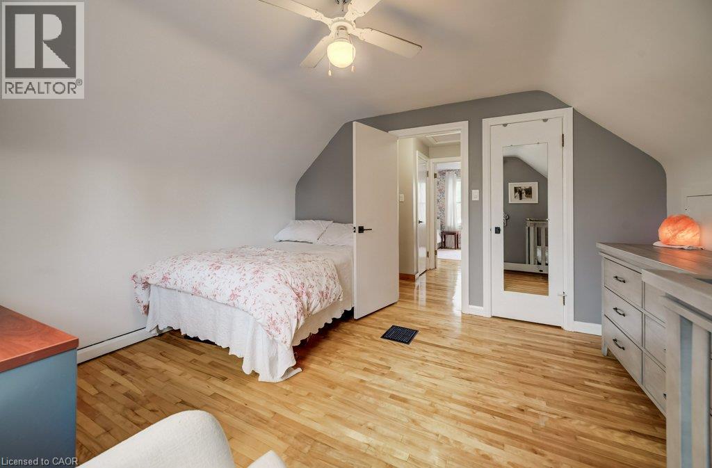 37 Margaret Avenue N Property Photo 30