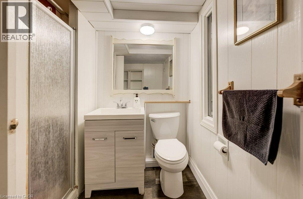 37 Margaret Avenue N Property Photo 36