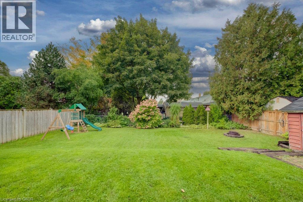 37 Margaret Avenue N Property Photo 39