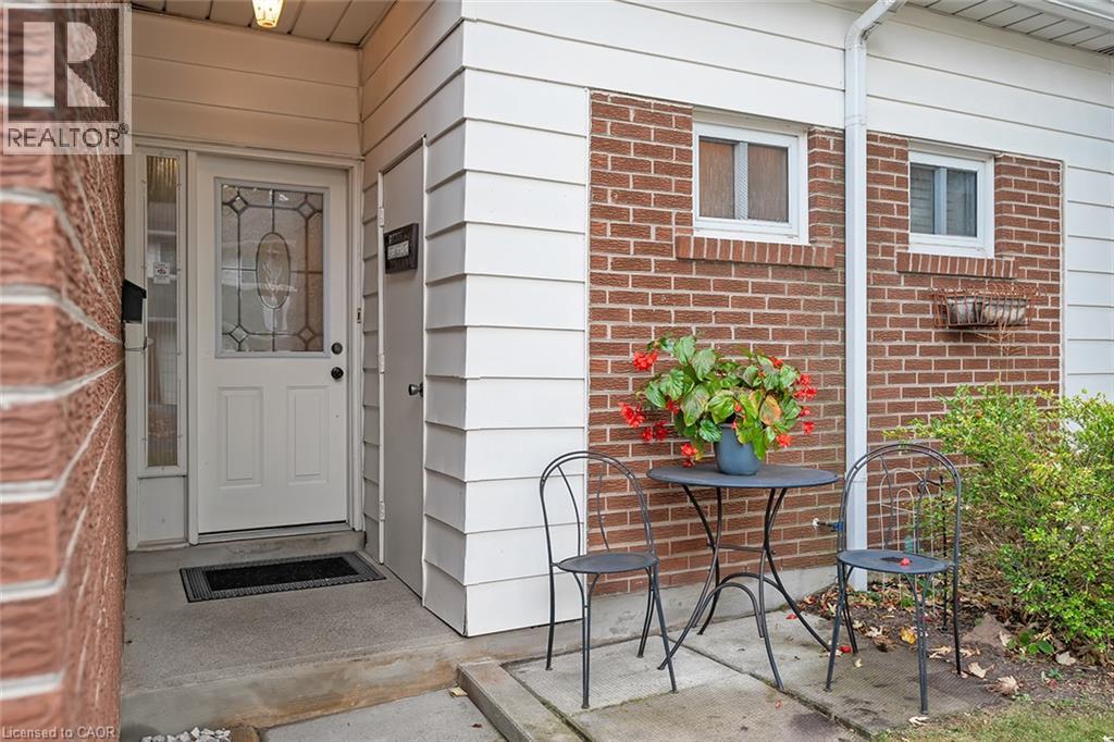 473 Woodview Road Unit# 2 Property Photo 3