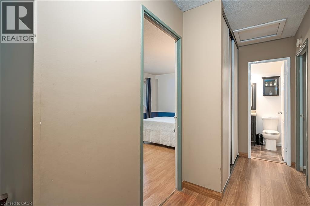 473 Woodview Road Unit# 2 Property Photo 16