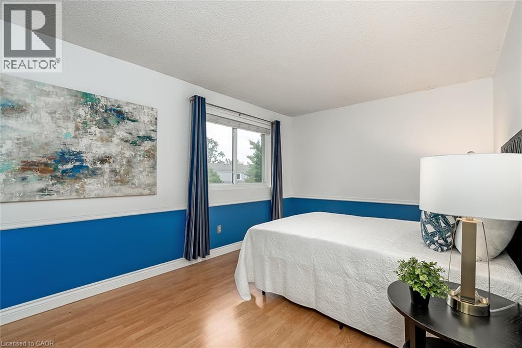 473 Woodview Road Unit# 2 Property Photo 17