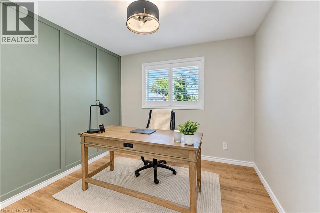 23 Jacob Street W Property Photo 23