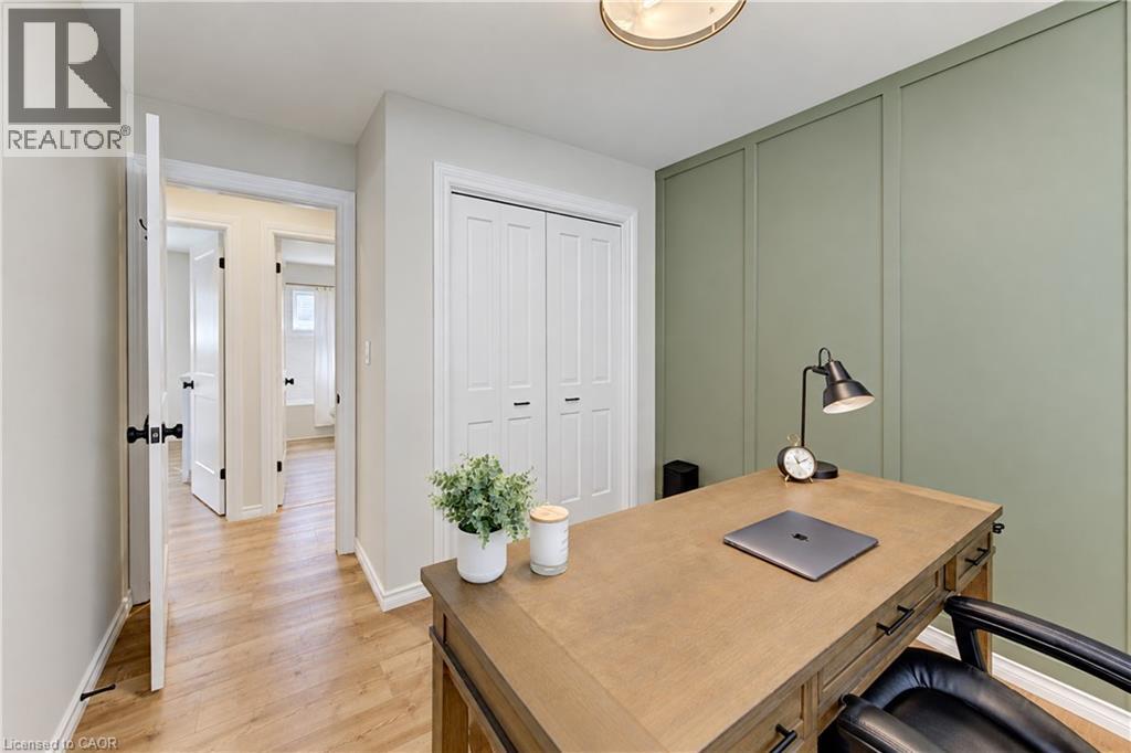 23 Jacob Street W Property Photo 24