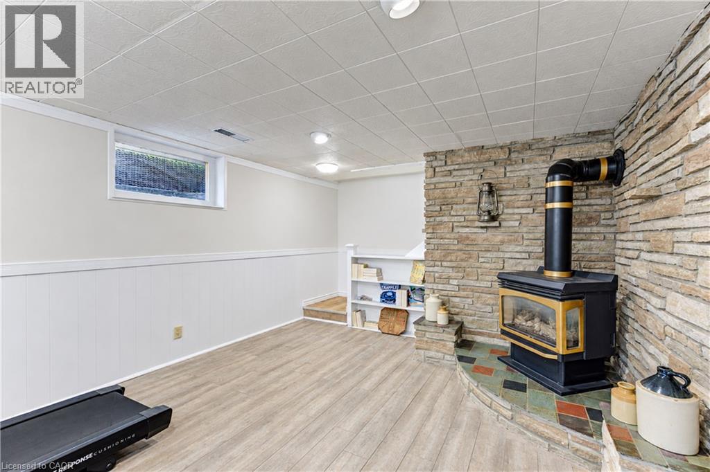 23 Jacob Street W Property Photo 33