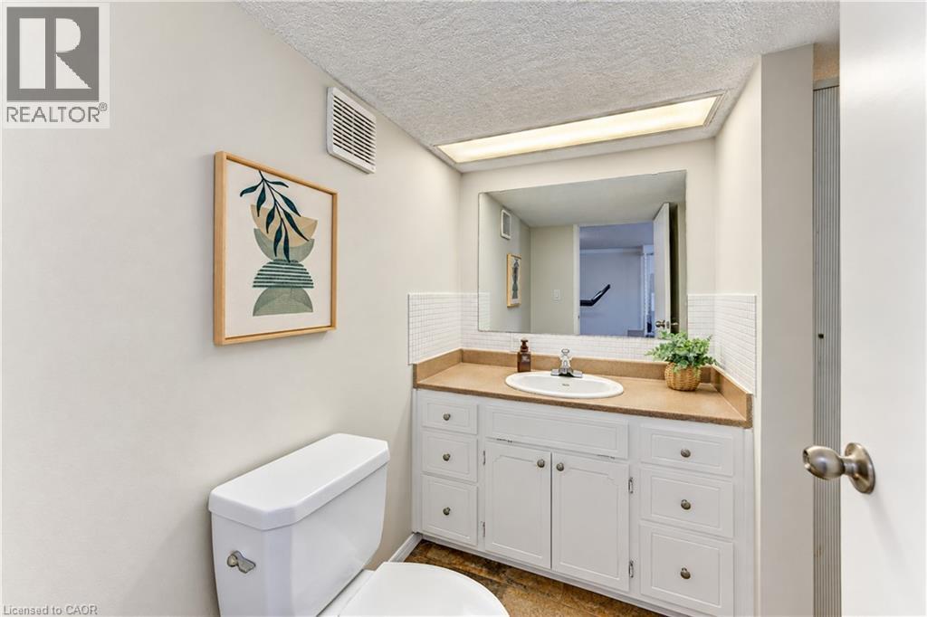23 Jacob Street W Property Photo 35