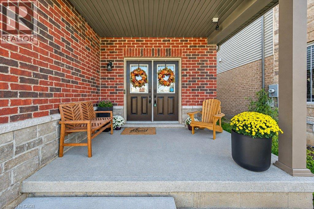 31 Elmbank Trail Property Photo 5