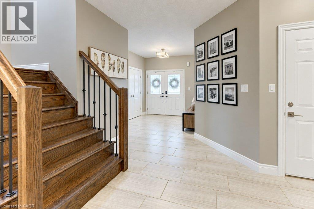 31 Elmbank Trail Property Photo 6
