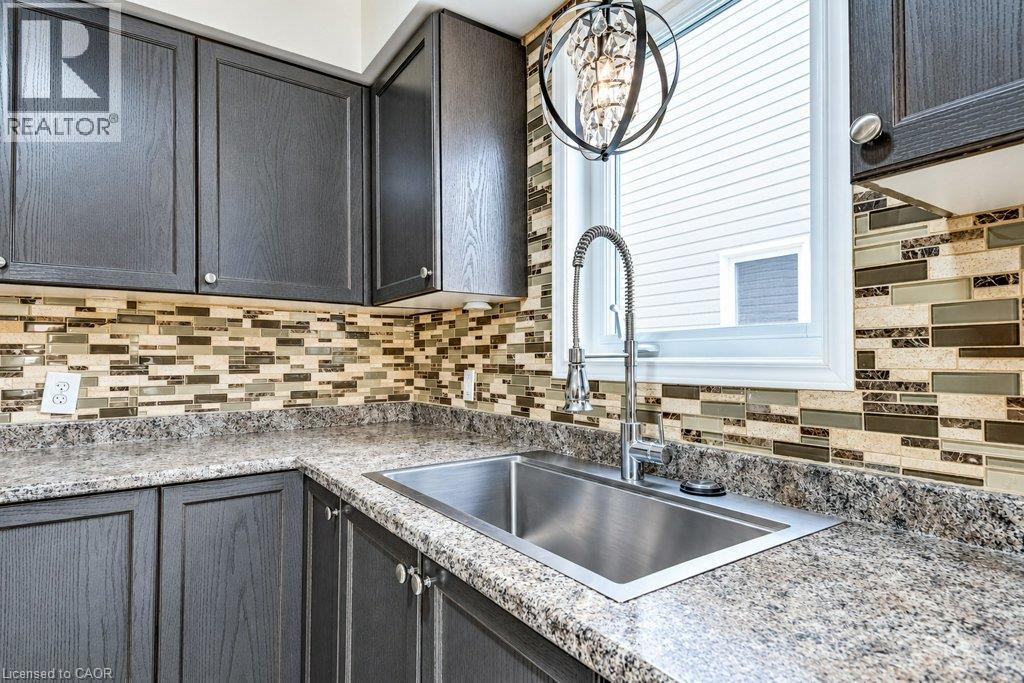 1651 Crimson Crescent Property Photo 8