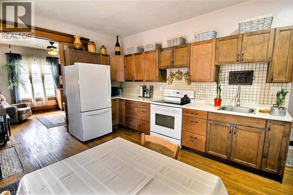 223 Water Street N Property Photo 3