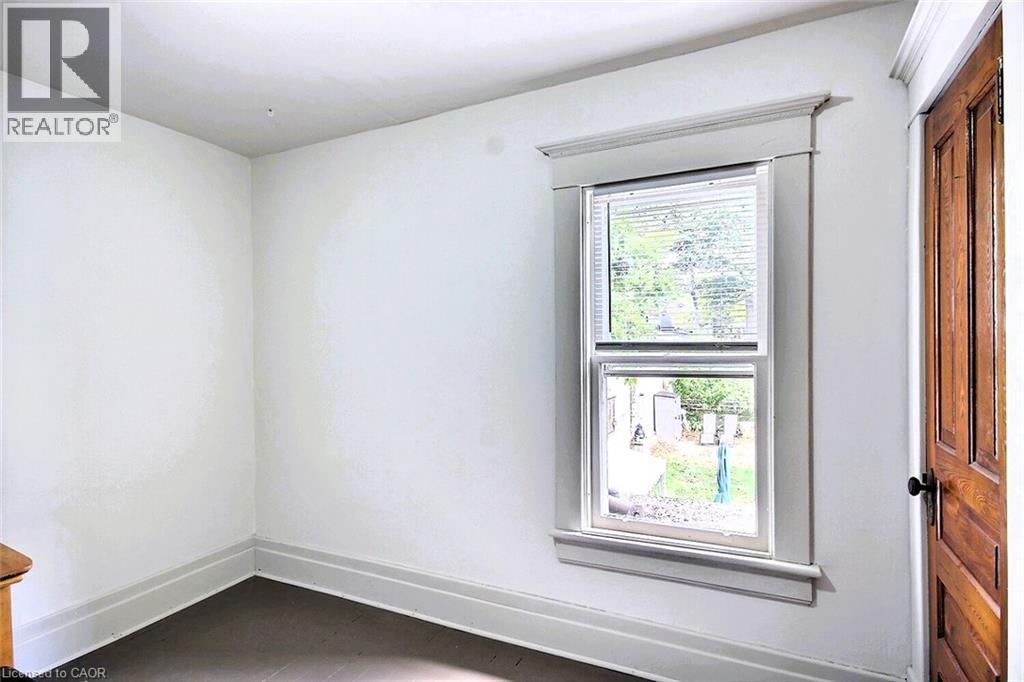 223 Water Street N Property Photo 16