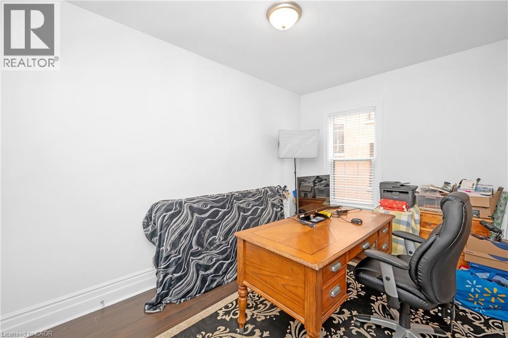 117 Fairleigh Avenue S Property Photo 8