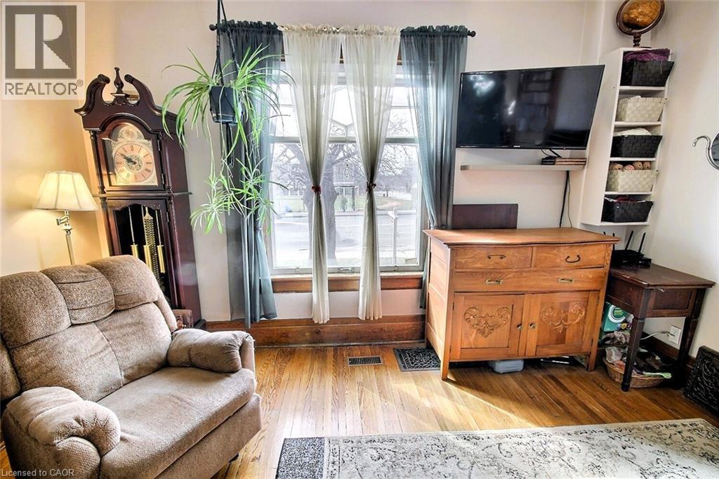 223 Water Street N Property Photo 2