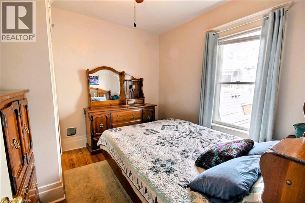 223 Water Street N Property Photo 8