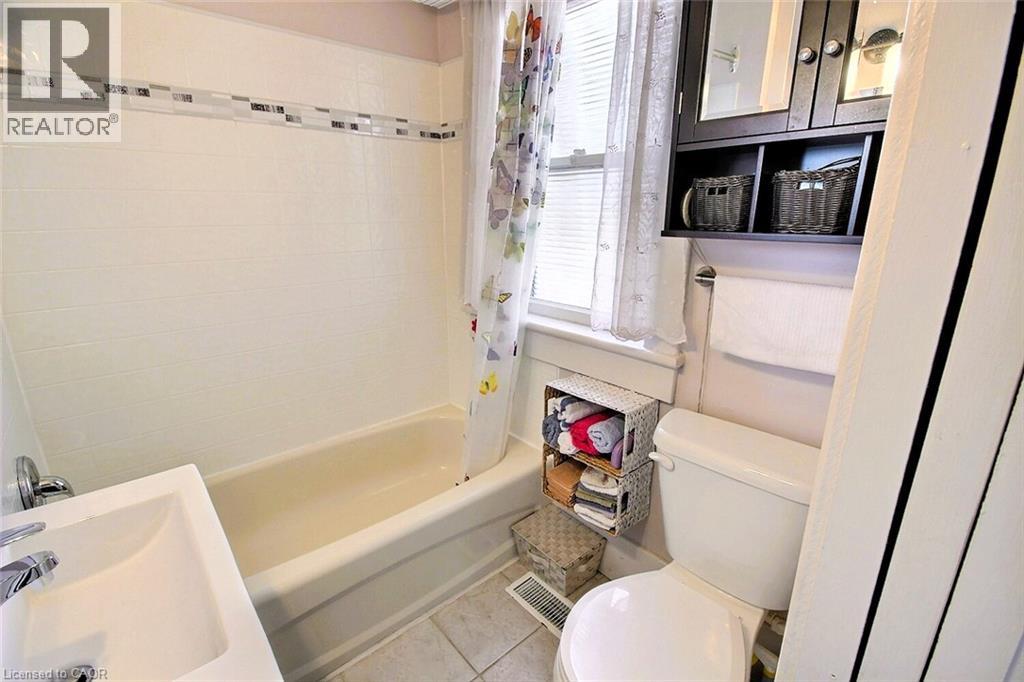 223 Water Street N Property Photo 9