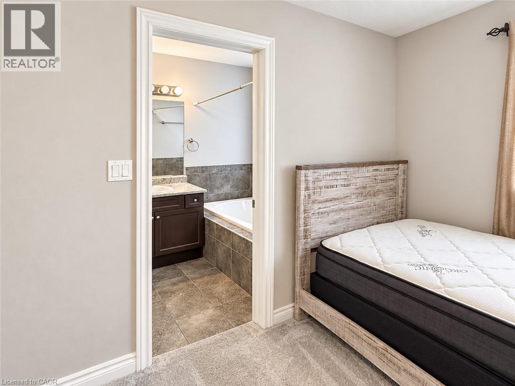 81 Bellagio Avenue Property Photo 29