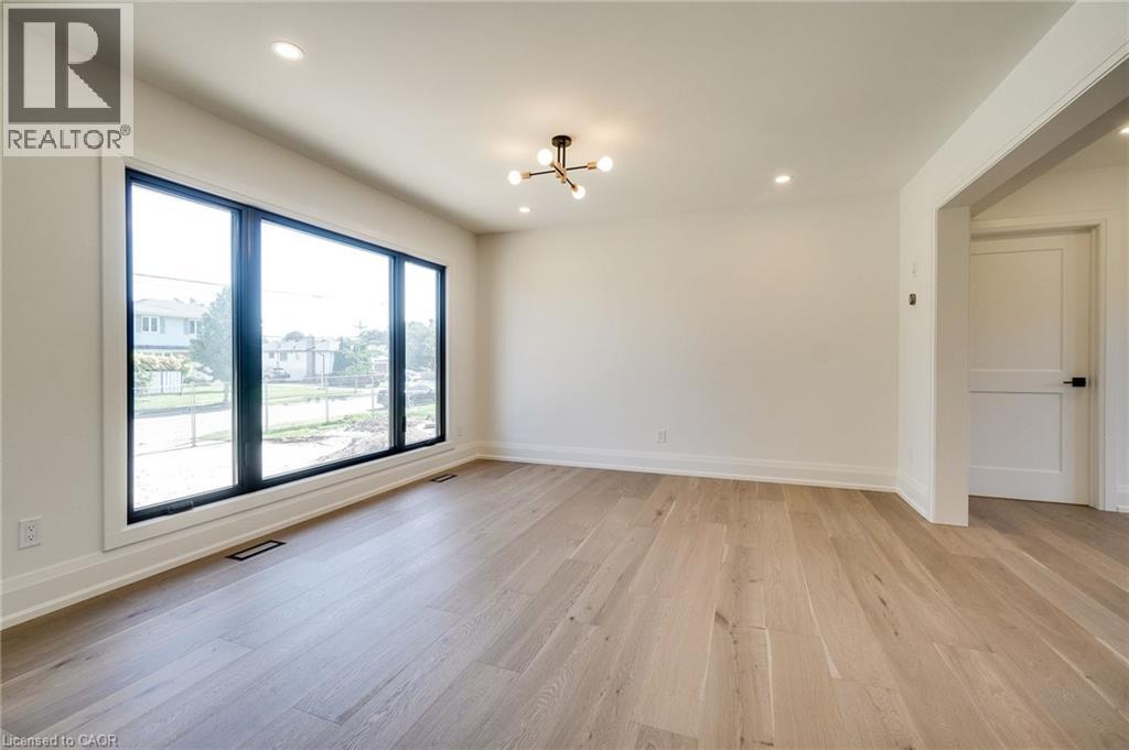 24 Royce Avenue Property Photo 20