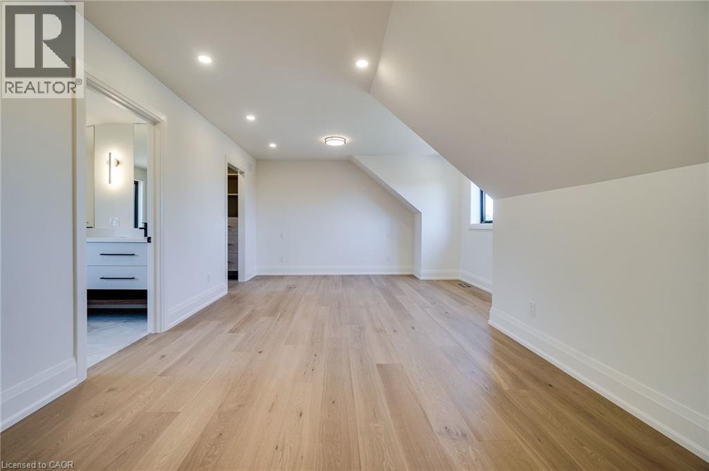 24 Royce Avenue Property Photo 30