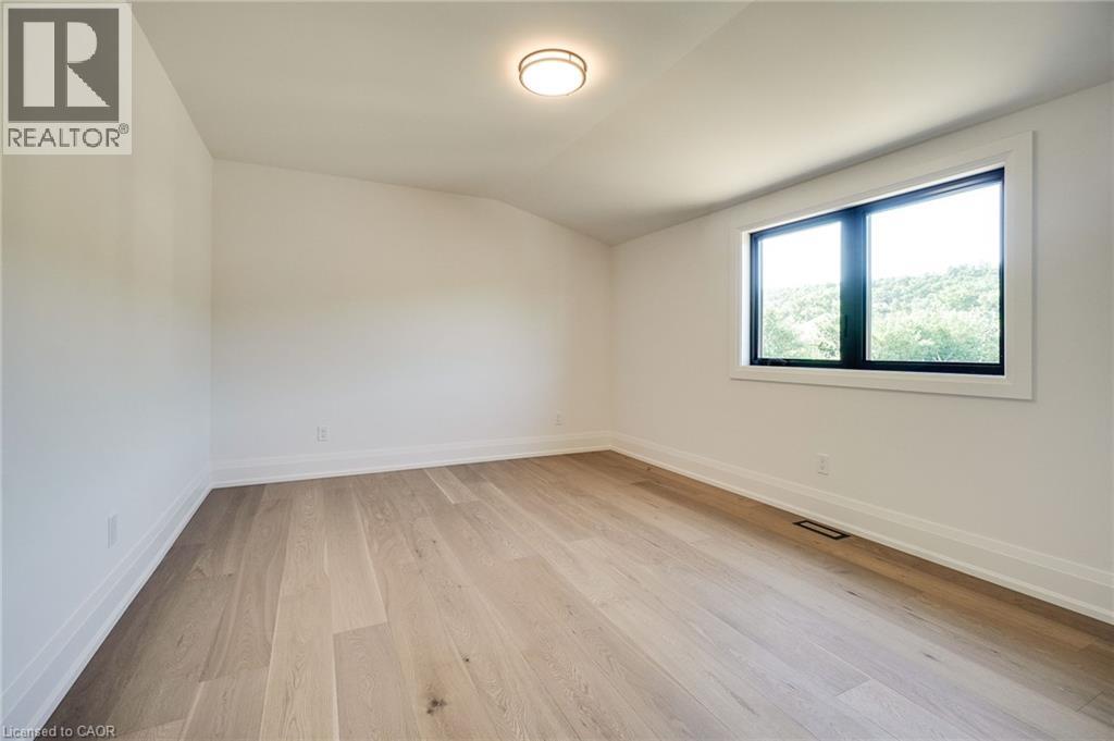 24 Royce Avenue Property Photo 39