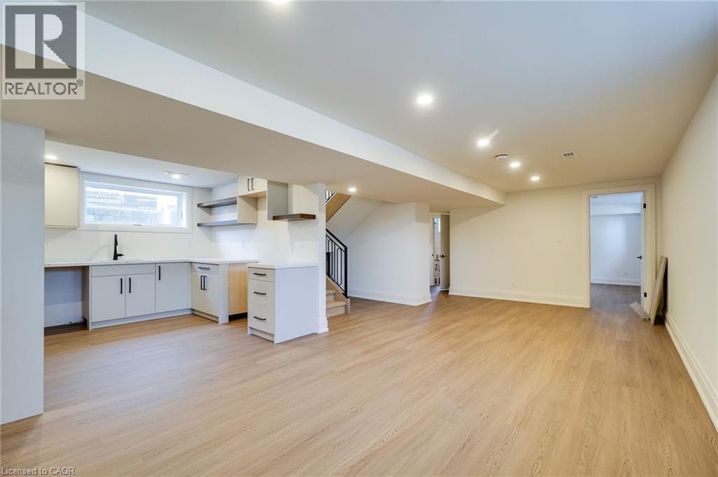 24 Royce Avenue Property Photo 43