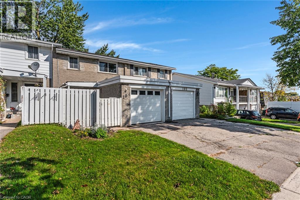 104 Ralgreen Crescent Property Photo 2