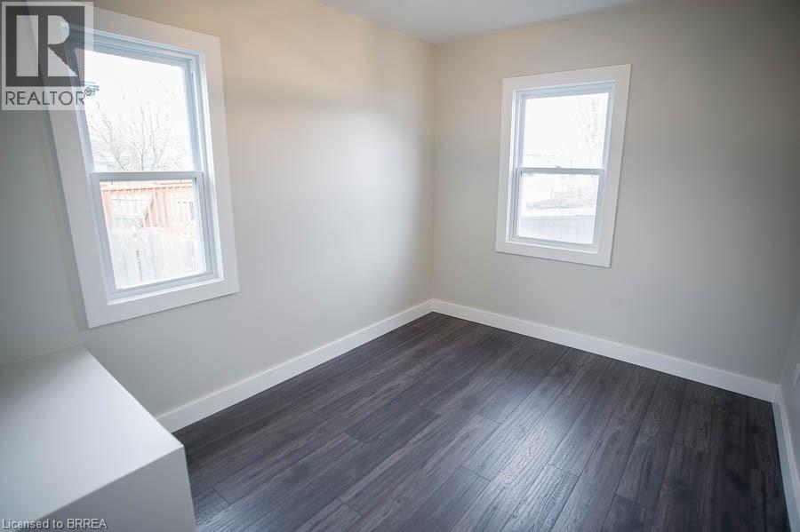 20 Park Avenue E Property Photo 12