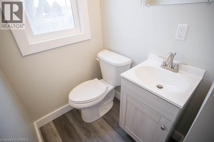 20 Park Avenue E Property Photo 14