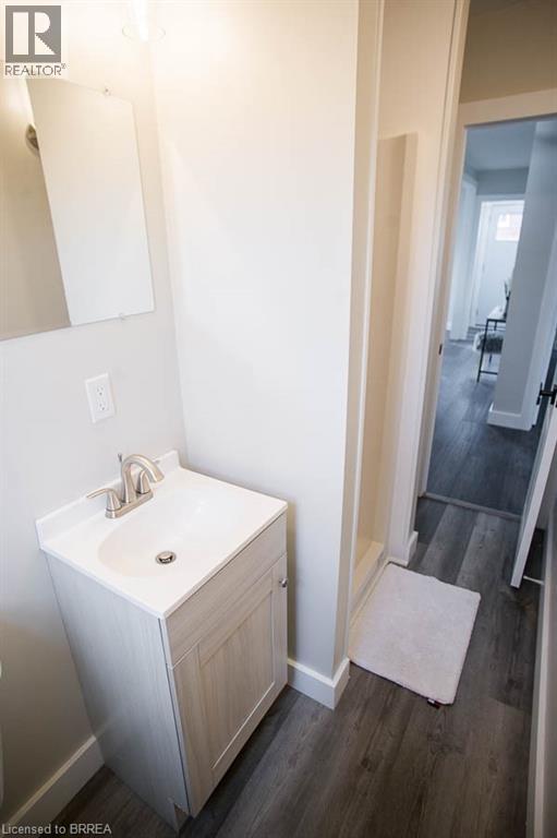 20 Park Avenue E Property Photo 15