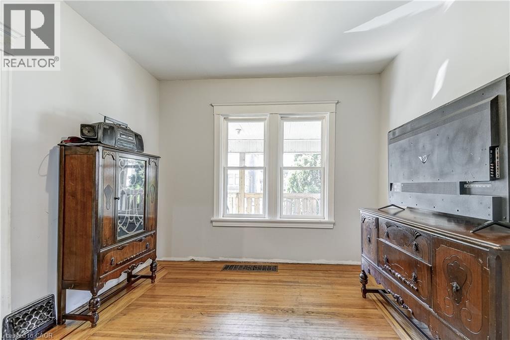 11 Elm Street Property Photo 7