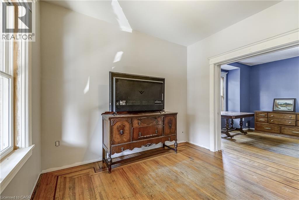 11 Elm Street Property Photo 8