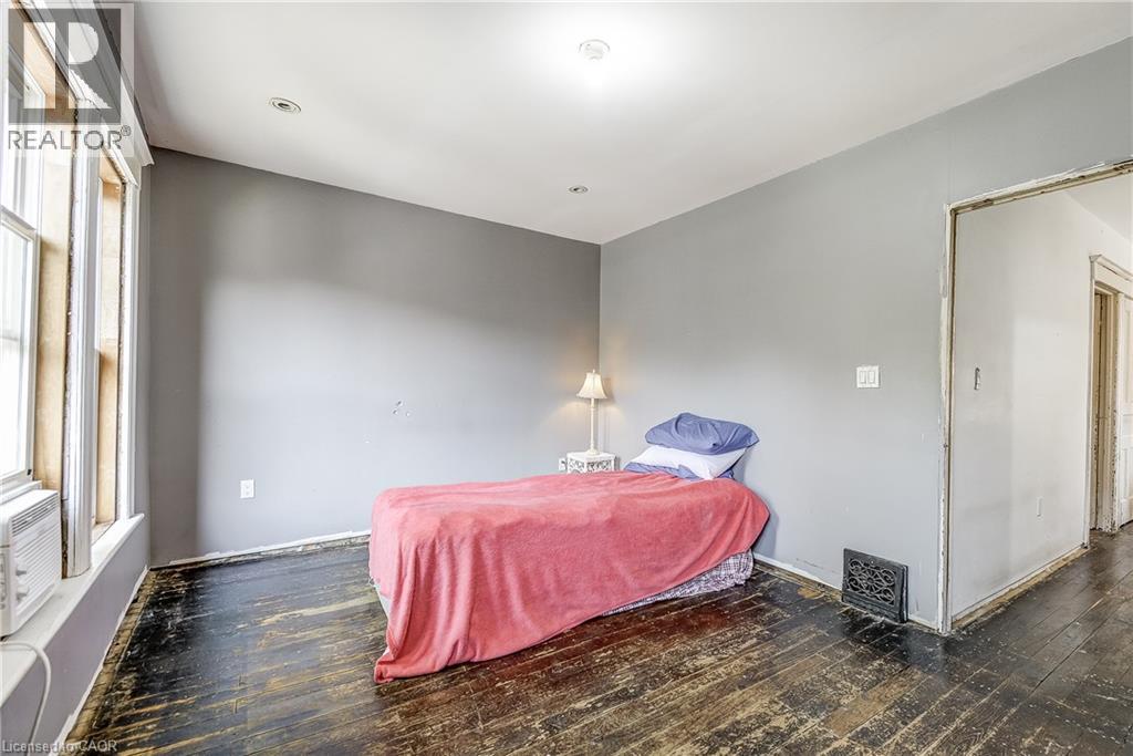11 Elm Street Property Photo 19